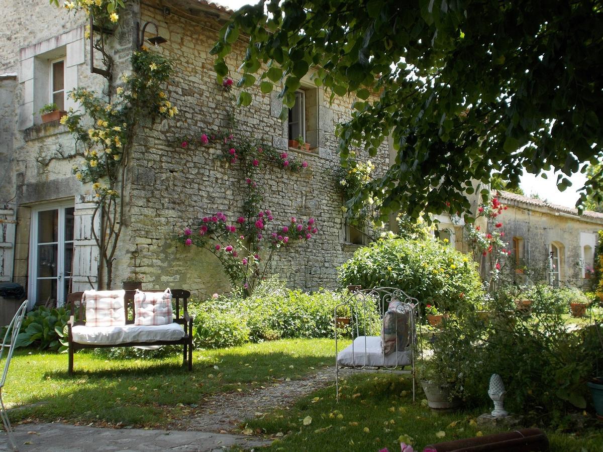 A L'Antan - La Ferme D'Octave Bed & Breakfast Saint-Hilaire-de-Villefranche Eksteriør bilde